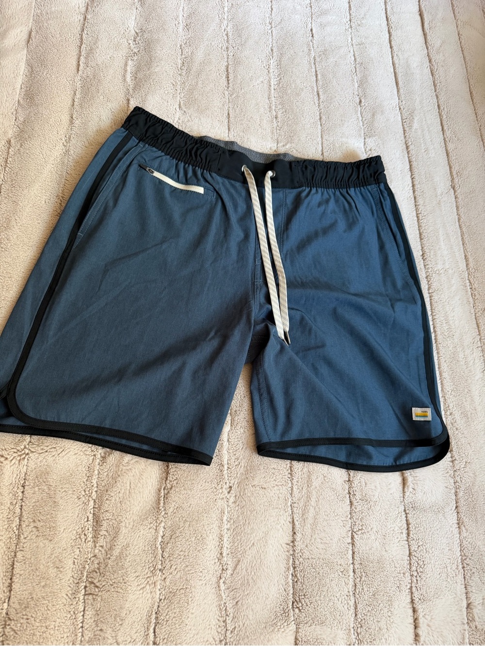 Vuori Banks Unlined Short 7”, Azure Linen Texture, Size Medium